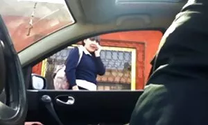 Ziege spielt einen S ...
