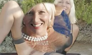 Ein süßes reife frau ...